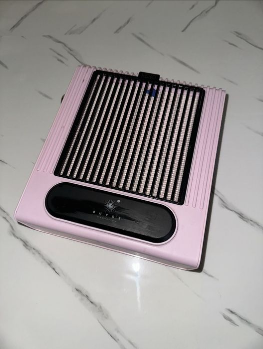 Продам витяжку для маникюра.