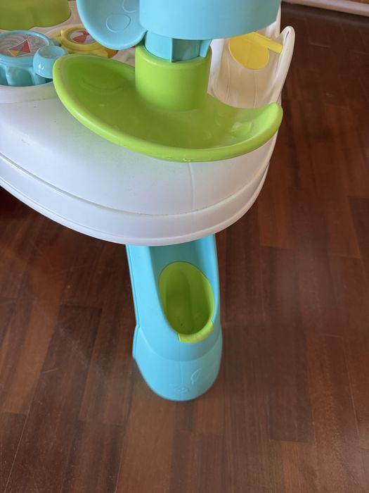 Mesa de actividade para bebe