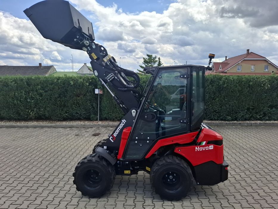 Miniładowarka-Wielozadaniowa teleskopowa Neomachx30 25KM KUBOTA  Avant