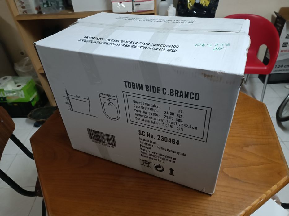 Bidé completamente novo