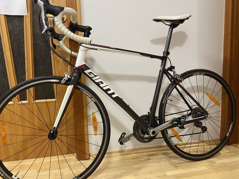 rower szosowy Giant Defy