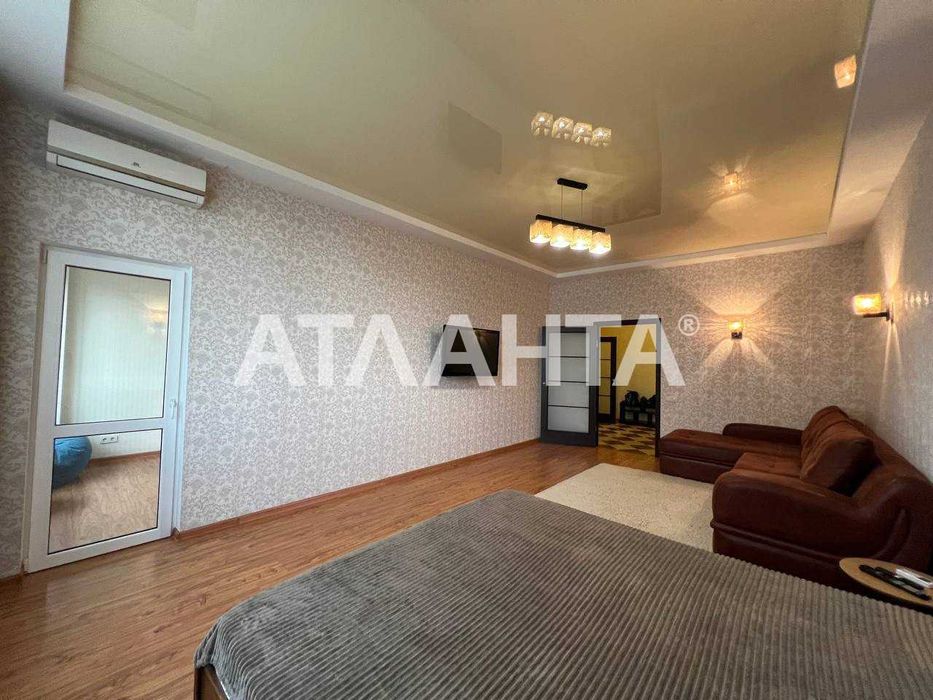 ЖК «1 Жемчужина»: квартира з меблями, технікою та паркінгом