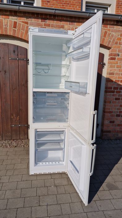 Lodowka BOSCH NoFrost z gwarancij mozliwe transport