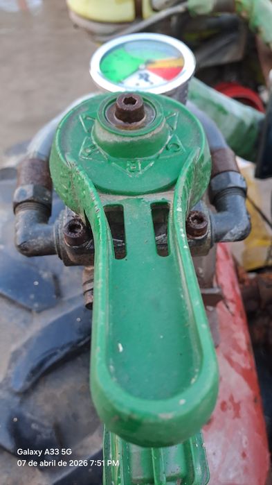 Pulverizador rocha 300litros