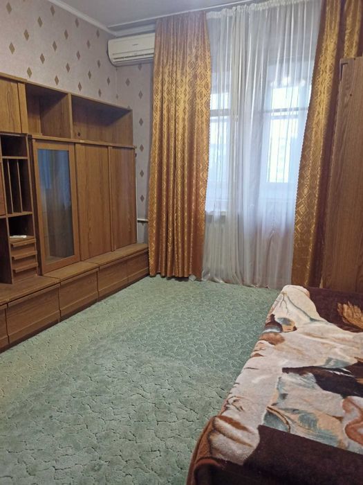 (13) Сдам 2х комн. "сталинку" в престижном р-не, 2 ст. Б. Фонтана,