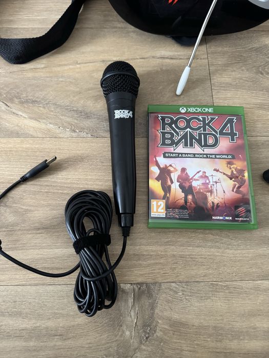 Zestaw instrumentów plus gra Rock Band 4 XBOX