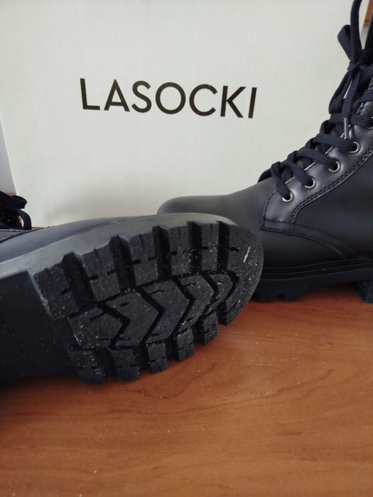 Buty nowe Lasocki 39
