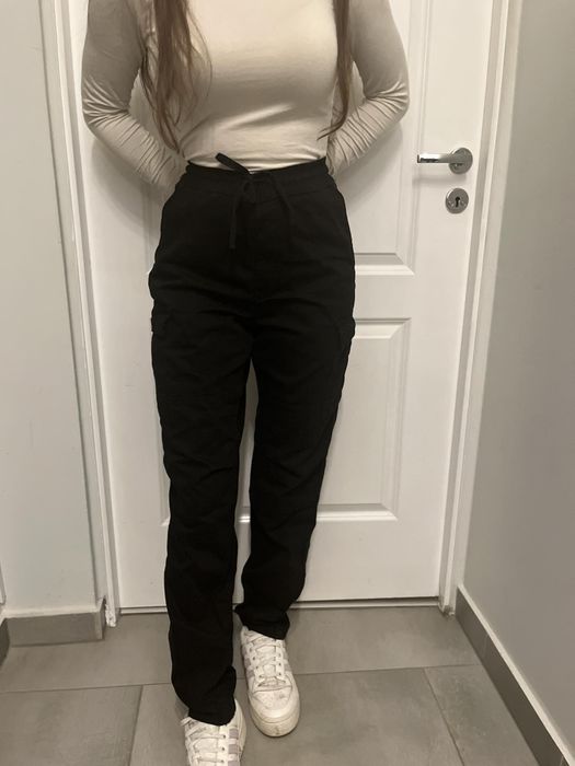 Spodnie cargo Bershka