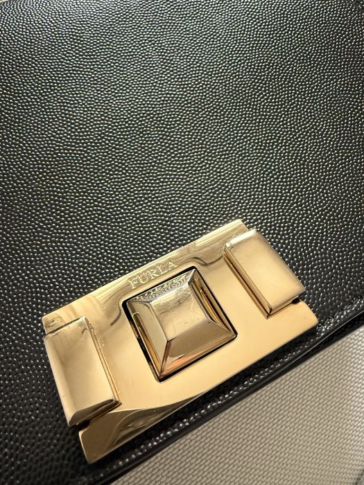 Furla czarna skóra model MIMI zlote elementy