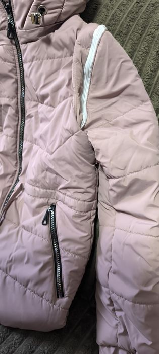 Вітровка на дівчинку