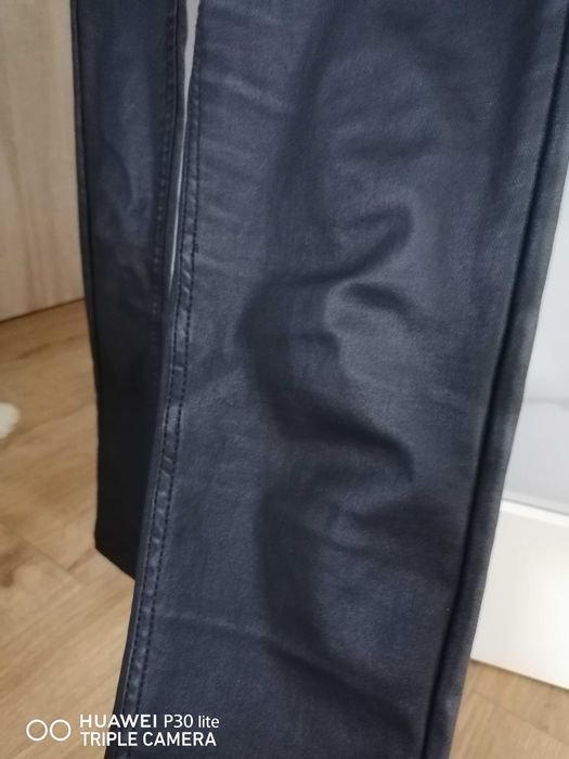 Spodnie czarne woskowane Diverse