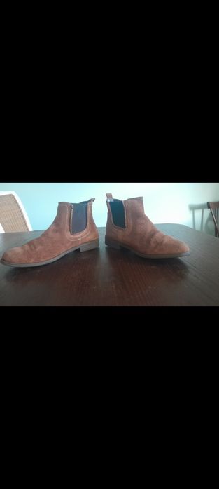 Botas pelo tornozelo de camurça castanhas