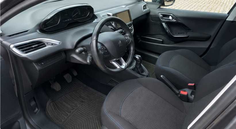 Peugeot 208 1.2 Puretech Style 82cv