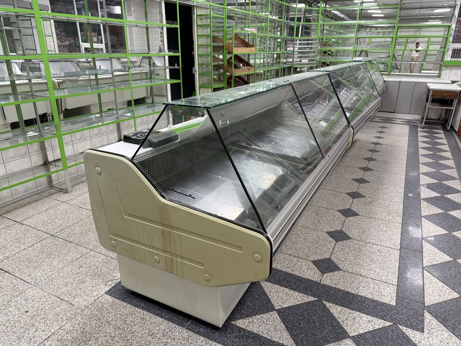 Морозильная витрина COLD