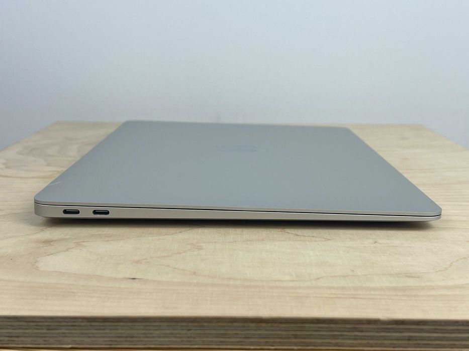 2020 MacBook Air A2337 13" M1 16GB 512GB