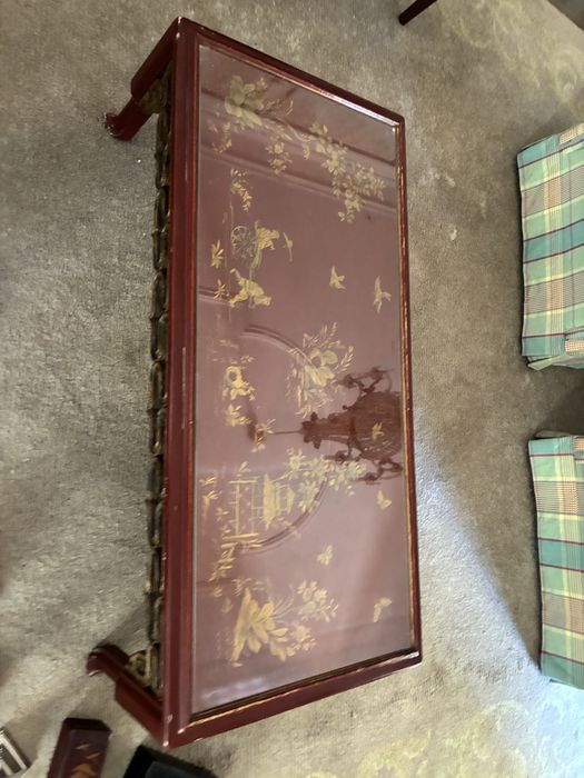 Mesa Oriental muito antiga