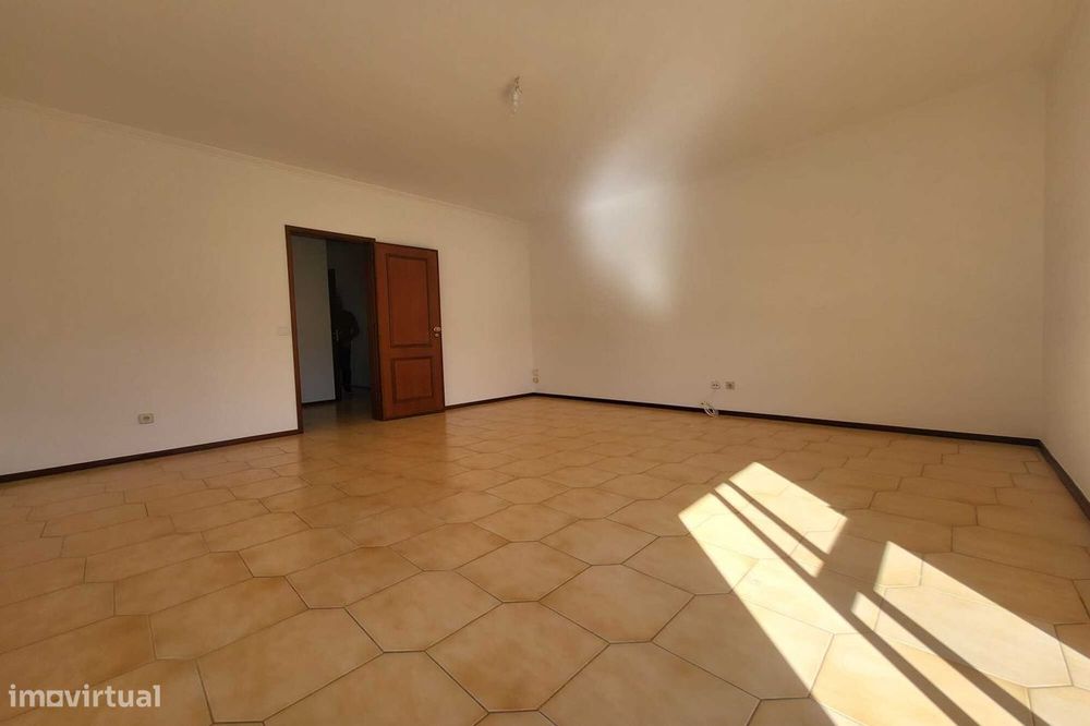 Apartamento T3 com Varandas e Vista Cidade em Torres Vedras