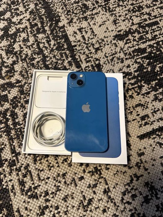 Продам айфон 13.