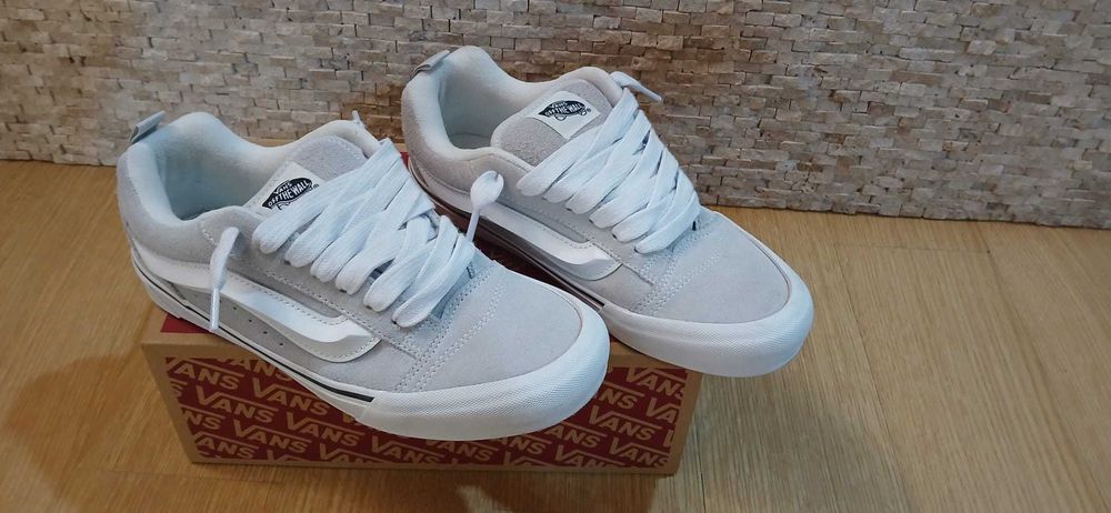 Sapatilhas Vans Knu Skool Cinza