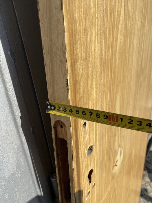 Дверь деревянная