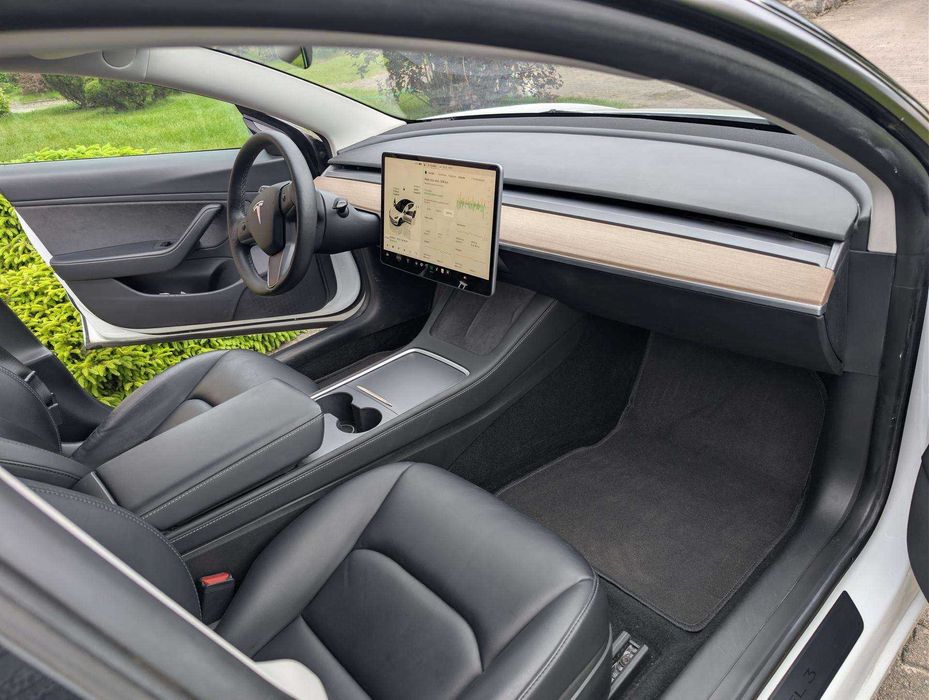 Tesla Model 3 60 kVt LPF 2022