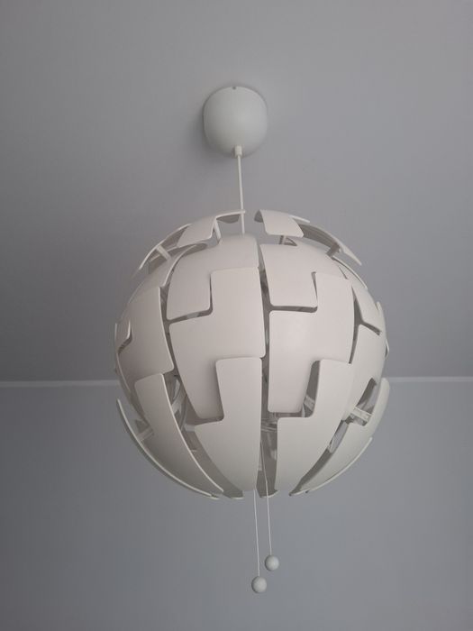 Lampa wisząca w kształcie kuli