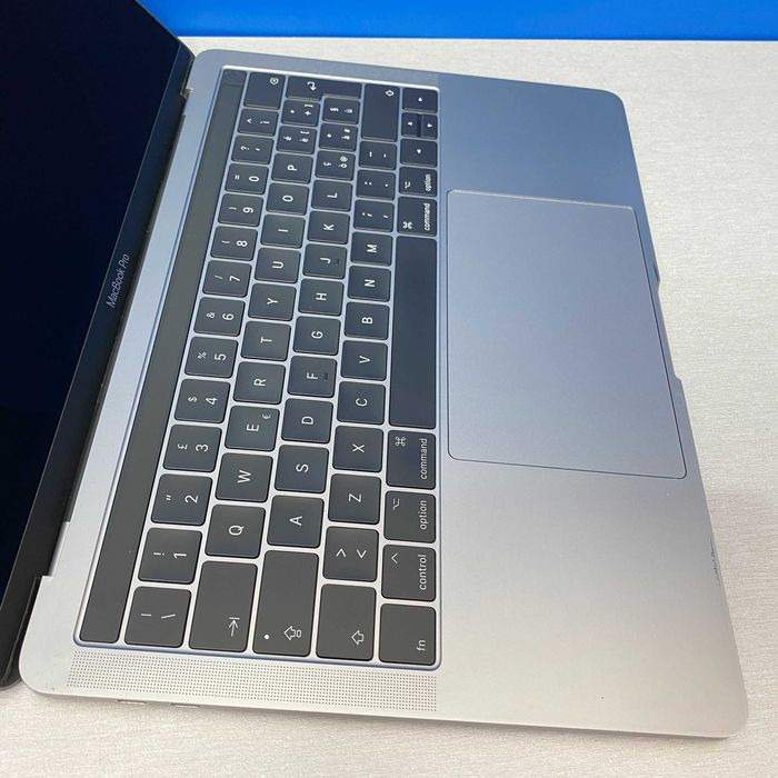 Apple MacBook Pro 13" Touch Bar - A1706 - Mid 2017 (i5/16GB/512GB SSD)