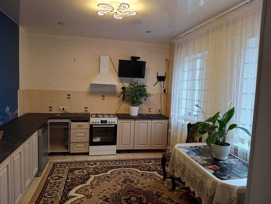(3) Продам будинок в с. Хижинці 0756