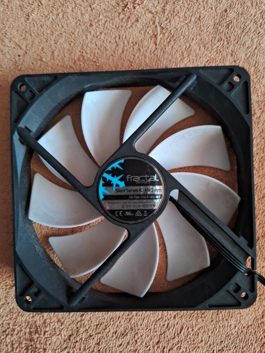 Вентилятор Fractal Design Silent R3 140 (FD-FAN-SSR3-140-WT)