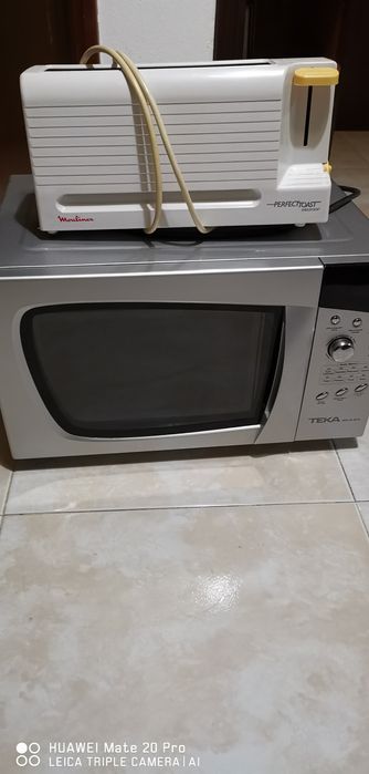 Vendo microondas digital com grill.