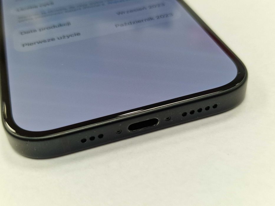 Iphone 15 128GB/ Black/ Czarny/ Bateria 84%/ Grade B + ładowarka
