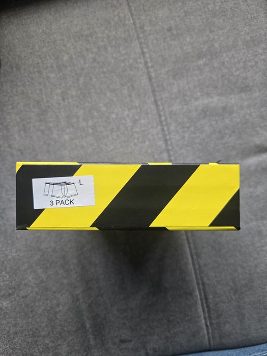Bokserki 3-pack  rozmiar L firmy Off-White