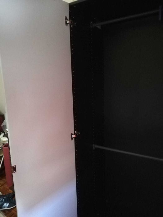 Roupeiro Ikea com 02 portas em Espelho