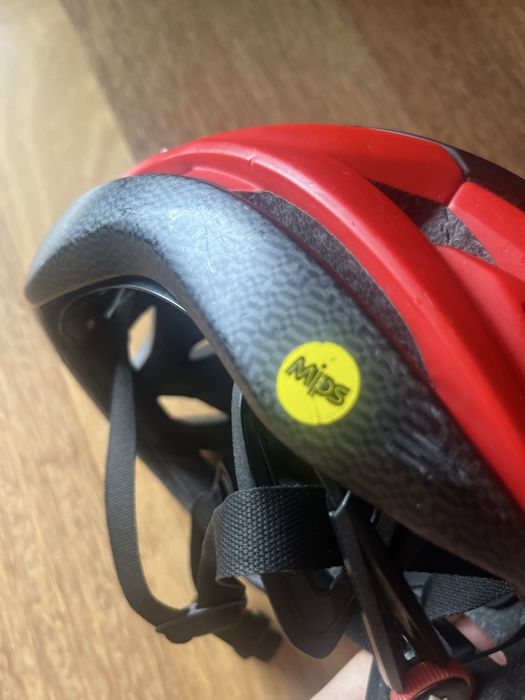 Capacete Giro com MIPS