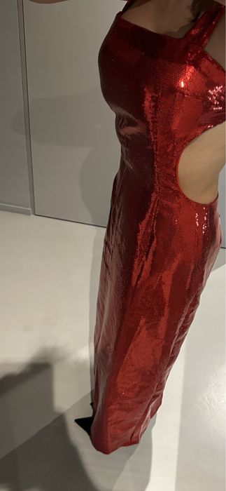 Czerwona sukienka cekiny