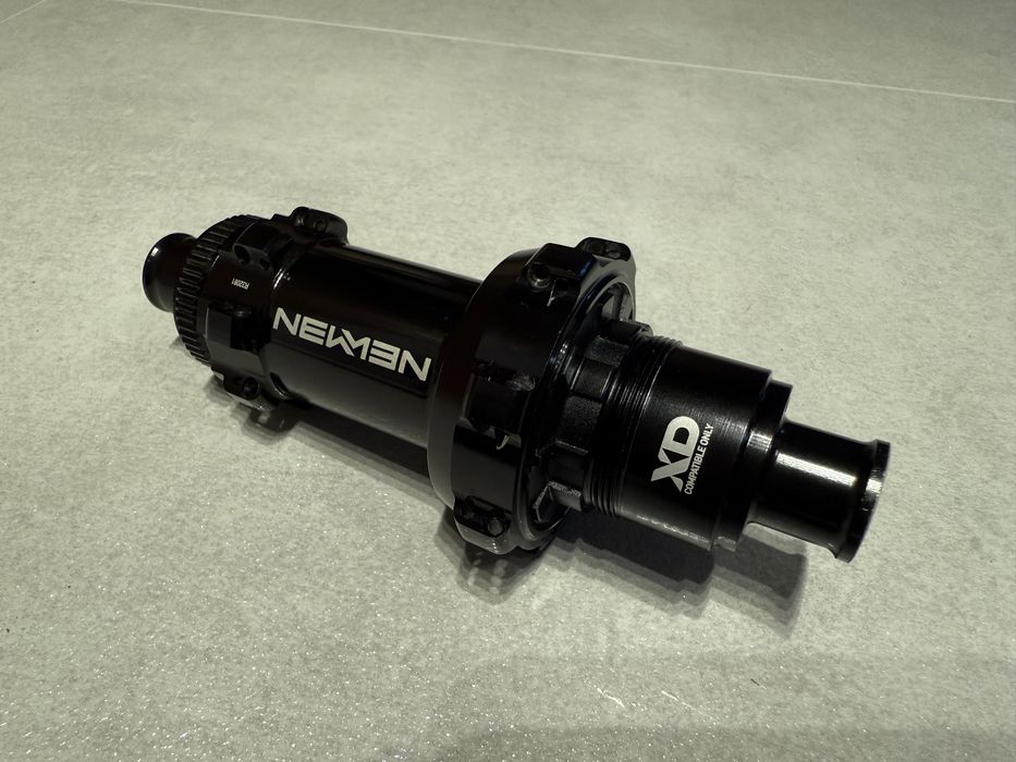 Piasta tylnia Newmen FADE 148x12 bebenek XD 28H