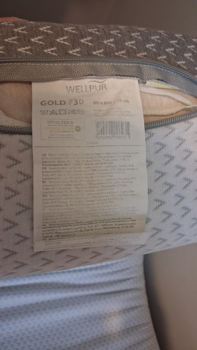 Materac z łóżkiem