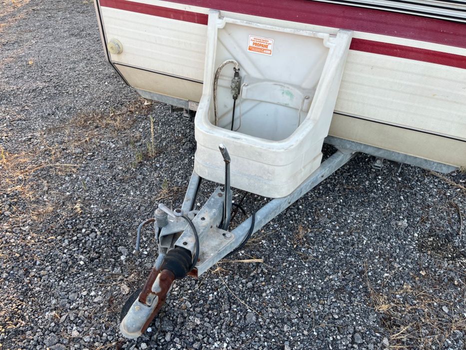 Vende-se caravana clássica para restauro