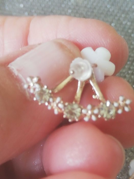 Małe kolczyki z cyrkoniami