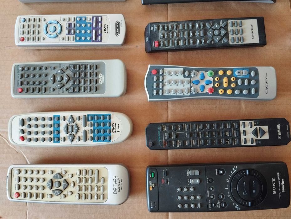 Multiple Remote Controls Starting from €563825531663747123