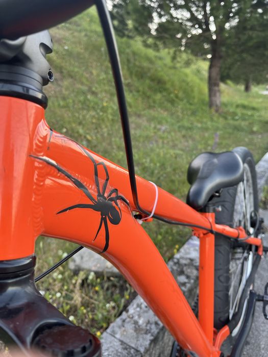 Bicicleta nova grau