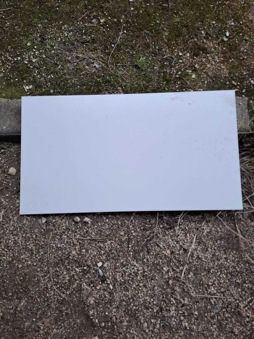 Azulejos Branco Rectangular Grande 90x33 cm – 9 m² Disponíveis