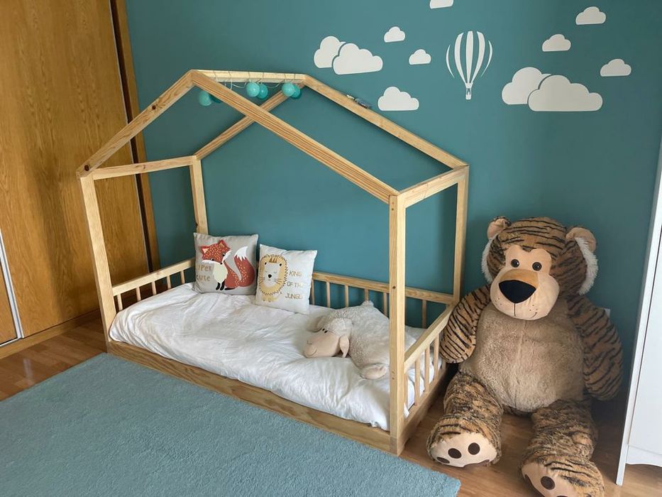 Cama Montessori madeira bebé sem colchão