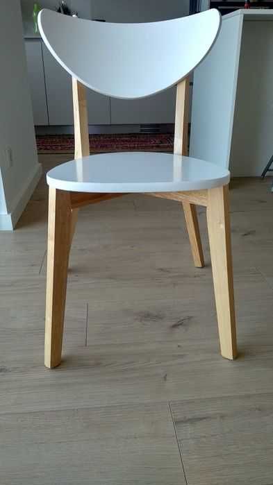 Mesa e cadeiras de sala de jantar
