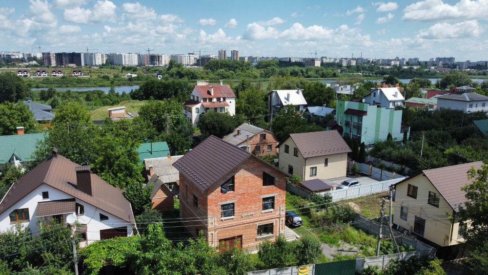 Продам будинок біля Вишенського озера