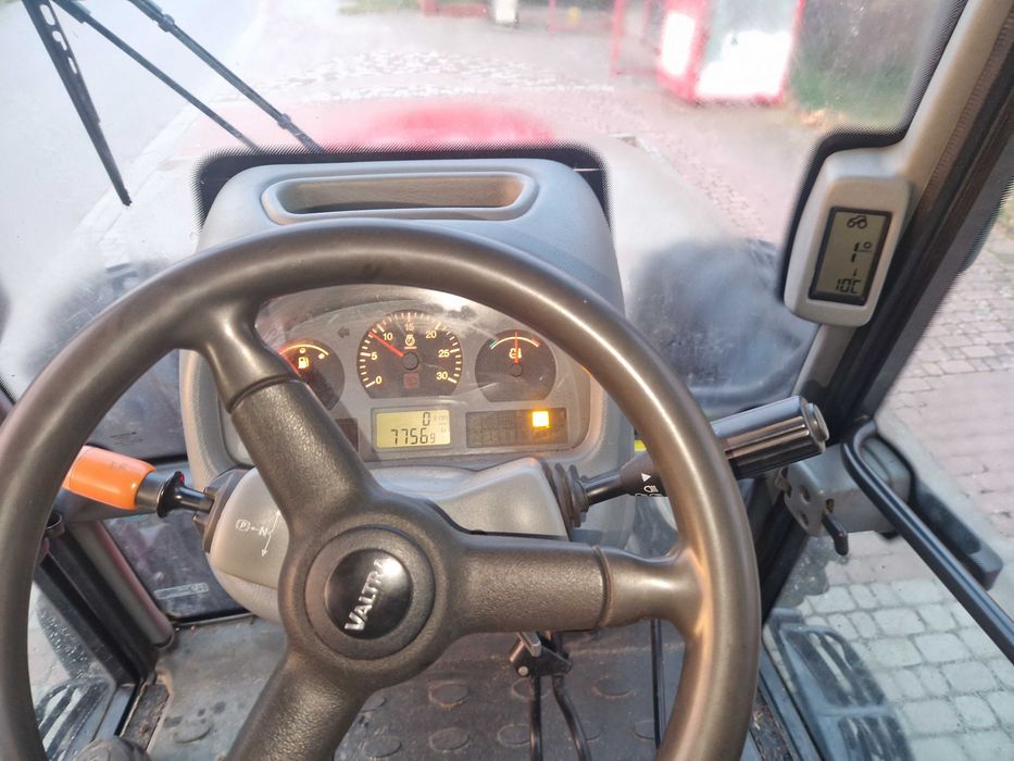 Ciągnik Valtra C120