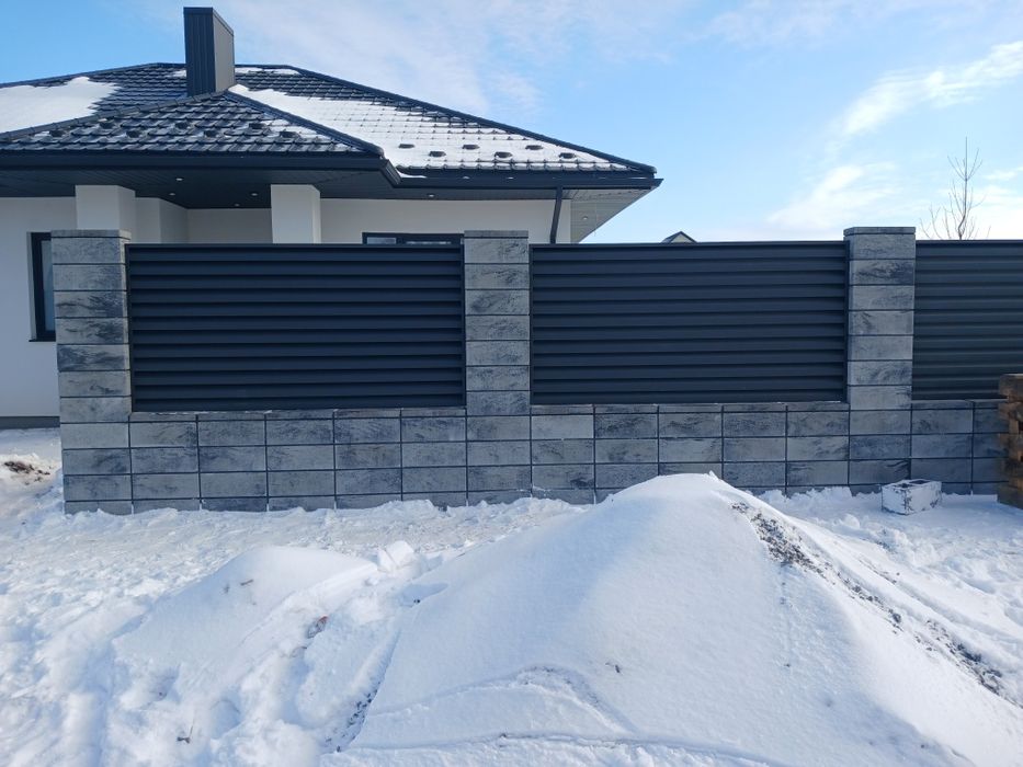 Забори з блоків металопрофілю