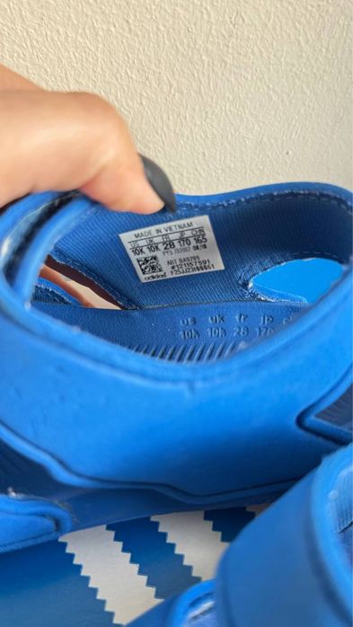 Сандалі від Adidas