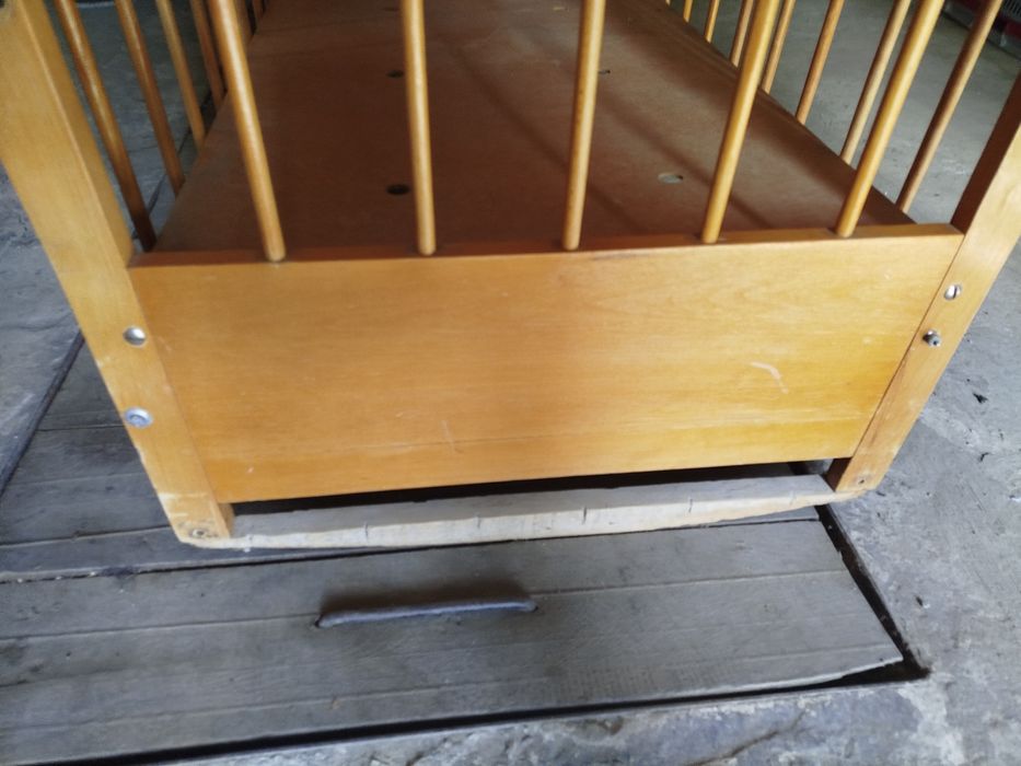 Отдам бесплатно кроватку