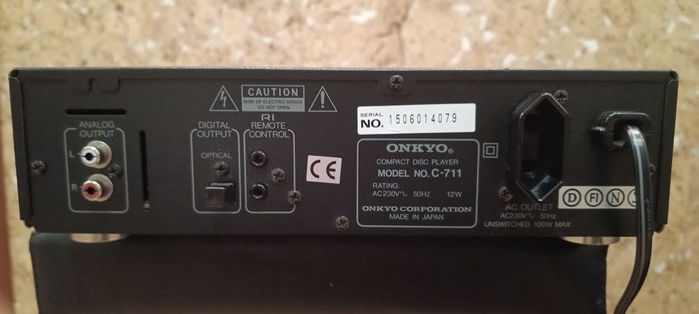 CD програвач Onкyо C-711